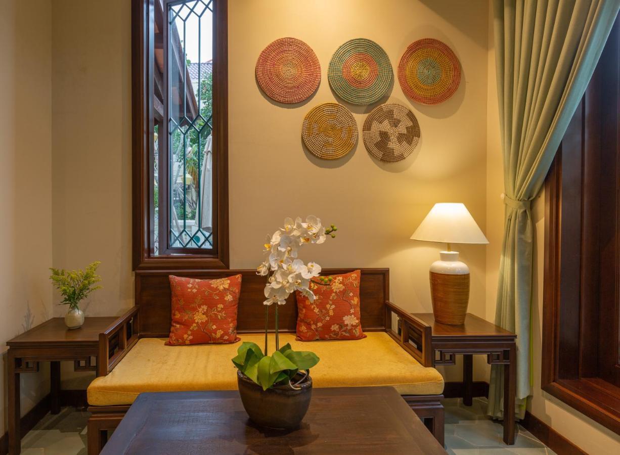 Cozy Savvy Boutique Hotel Хоян Екстер'єр фото Interior of a suite at the hotel
